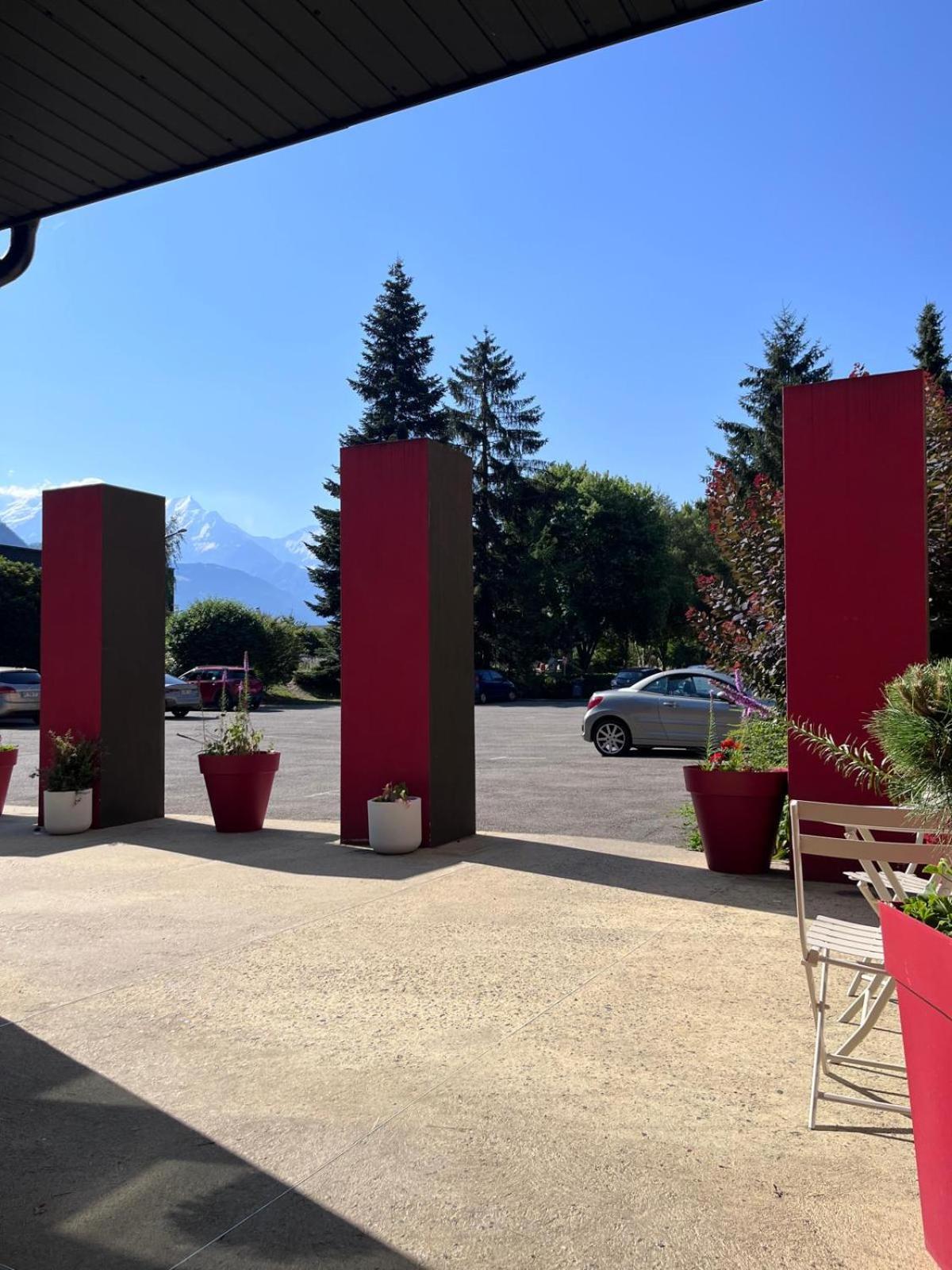 Ibis Sallanches Porte Du Montblanc Hotel Exterior foto